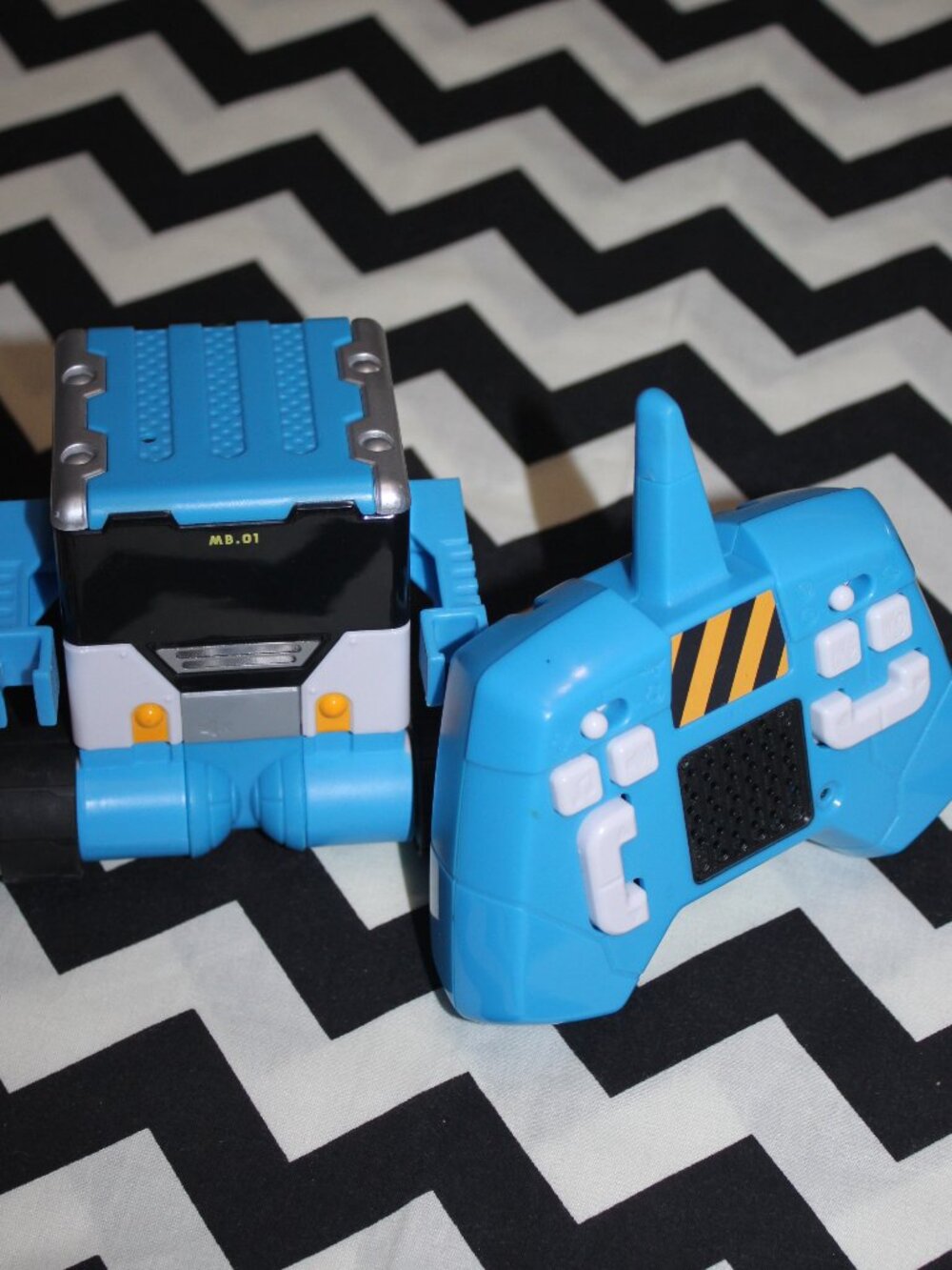 Mibro - Really Rad Robots - Remote Controlled Robot - Picture 2 of 8